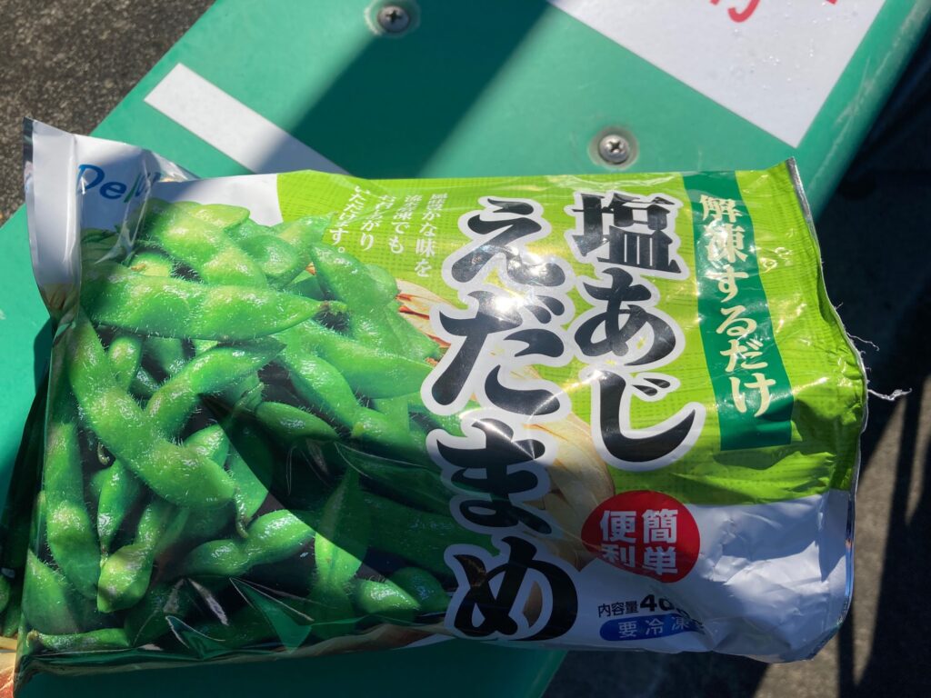 レース観戦中の食事　枝豆